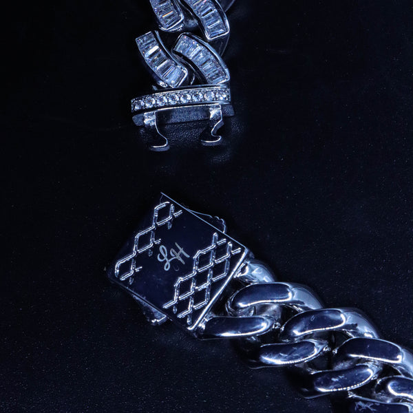 Iced Out Prong Link in White Gold  (12mm)